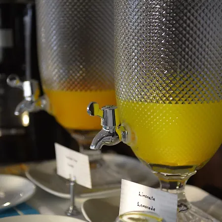 Szálloda Yat Rodostó