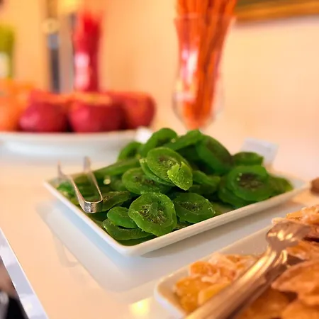 Szálloda Yat Rodostó