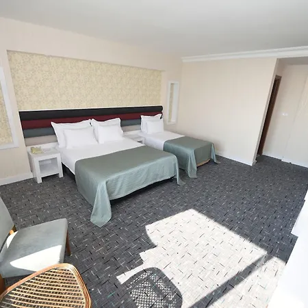 Yat Hotel