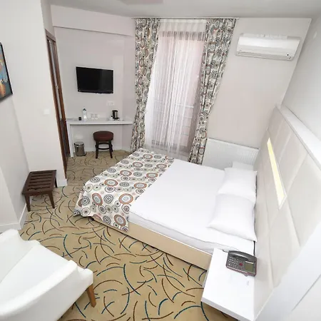 Yat Hotel