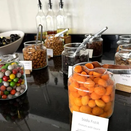 Ξενοδοχείο Yat 3*