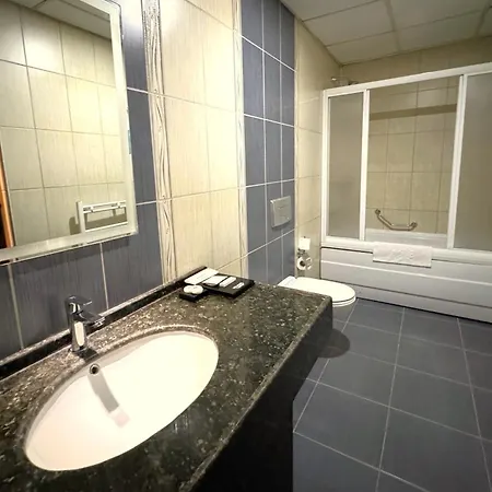 Ξενοδοχείο Yat 3*