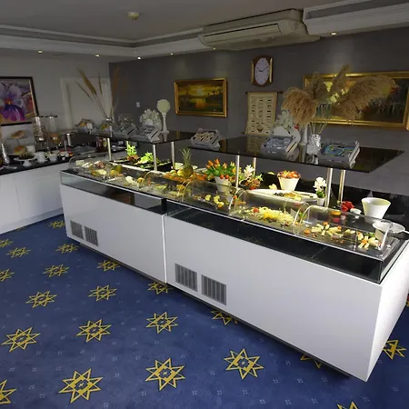 Hotel Yat 3*