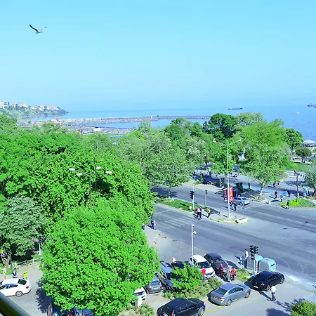 Ξενοδοχείο Yat