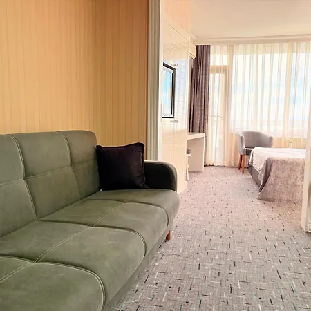 Yat Hotel