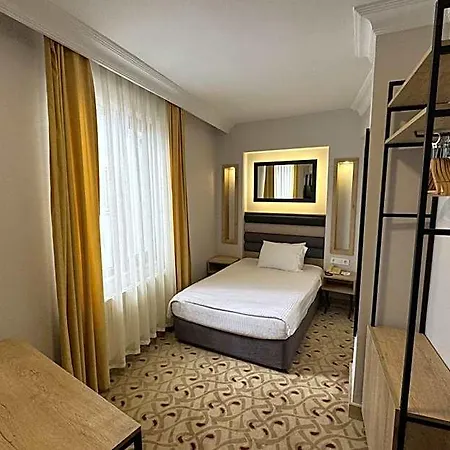 Hotel Yat 3*