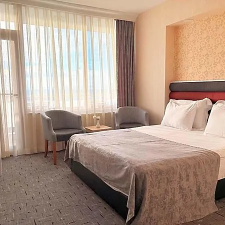 Yat Hotel