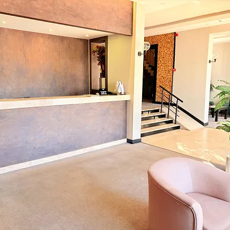 Hotel Yat 3*